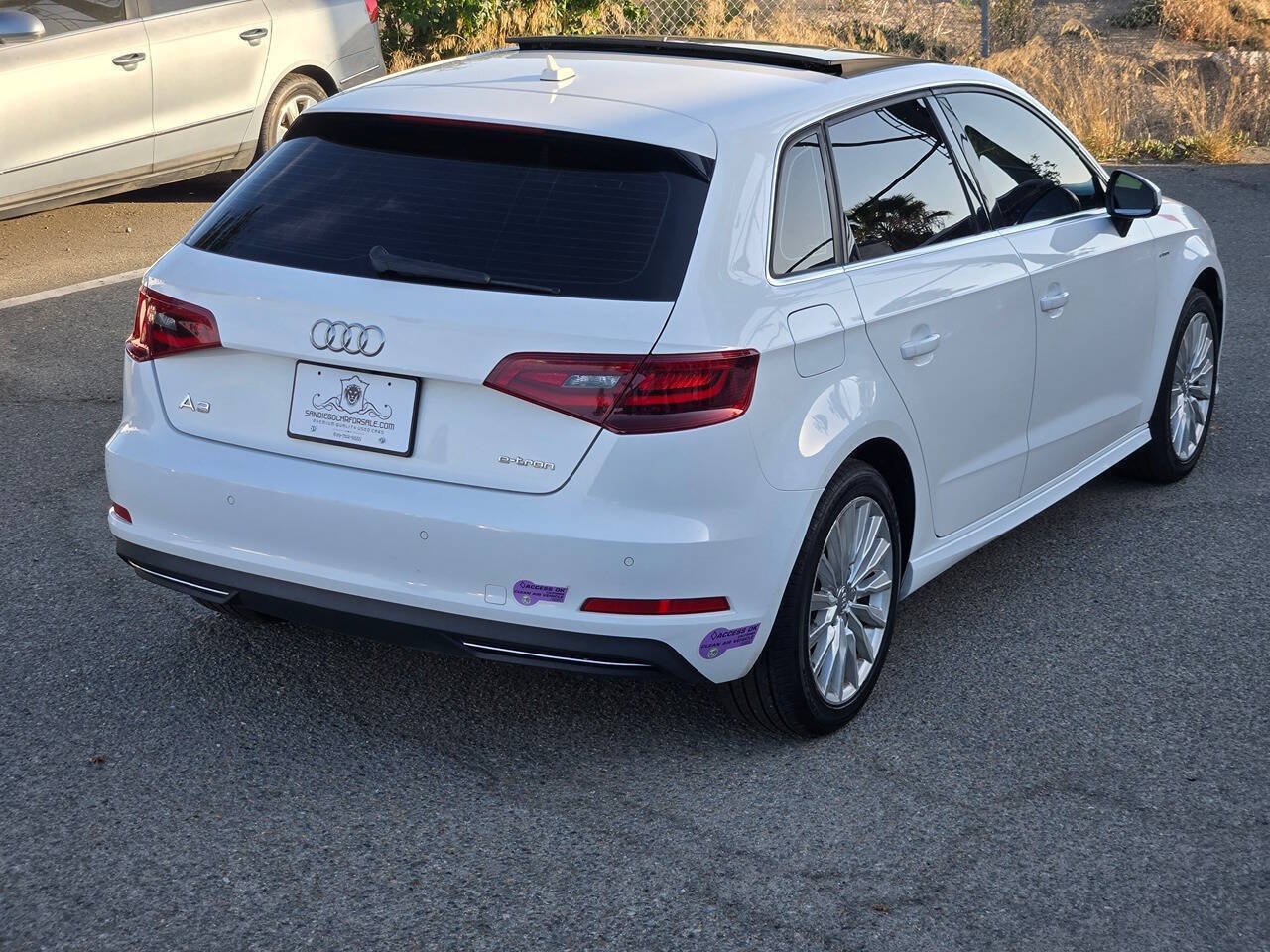Used 2016 Audi A3 e-tron Premium Plus w/ Premium Plus Package FWD image 16