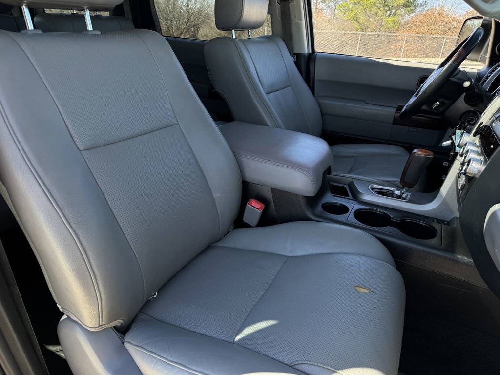 Used 2013 Toyota Sequoia Platinum image 28