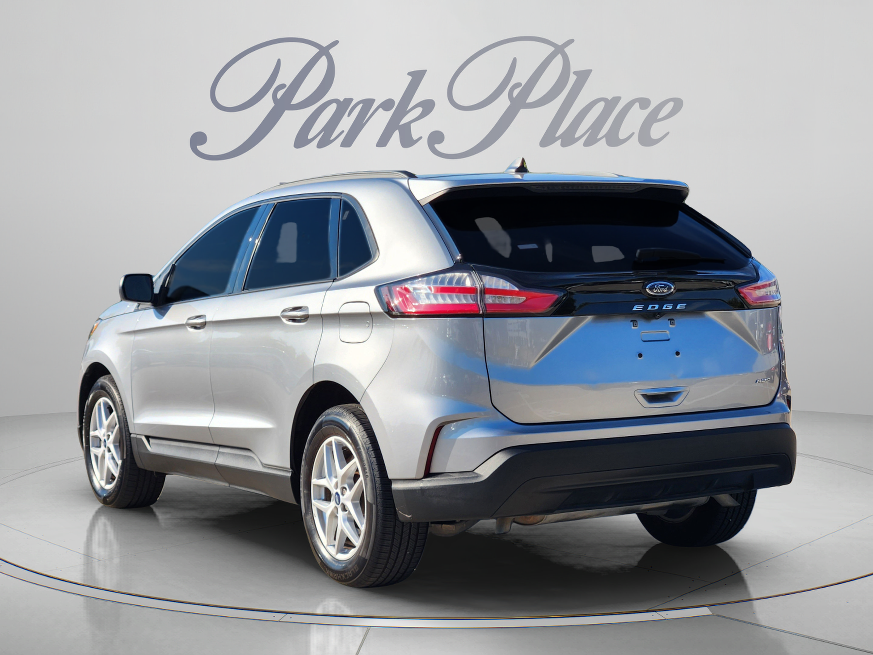 Used 2022 Ford Edge SE AWD/4WD image 3