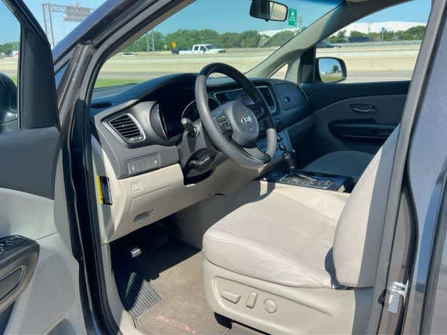 Used 2016 Kia Sedona LX w/ LX Convenience Package FWD image 3