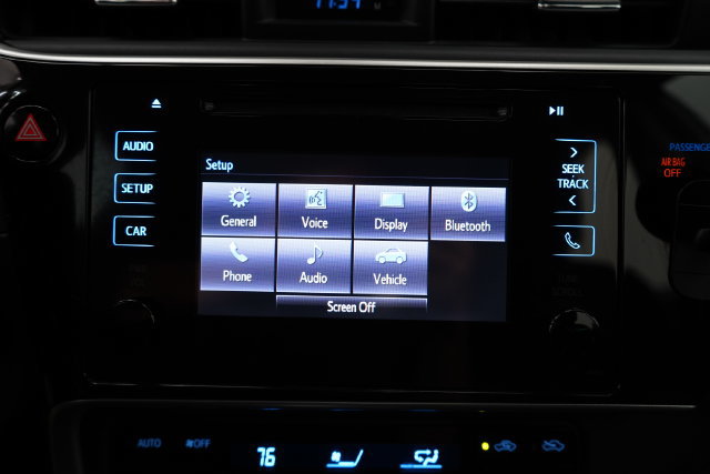 Used 2018 Toyota Corolla LE FWD image 27