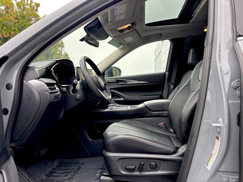 Certified 2026 INFINITI QX60 Luxe w/ Cargo Package FWD image 23