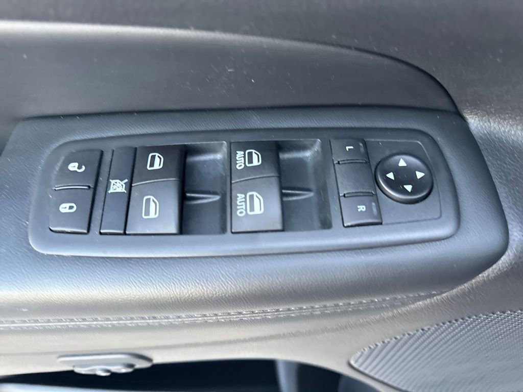 Used 2020 Jeep Grand Cherokee Limited w/ Luxury Group II image 24