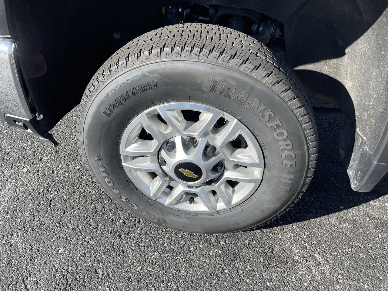 Used 2024 Chevrolet Silverado 2500 LT AWD/4WD image 32