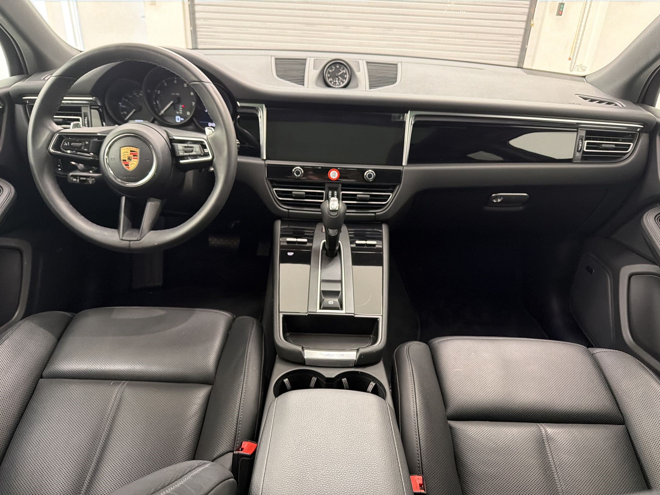 Used 2026 Porsche Macan AWD/4WD image 13