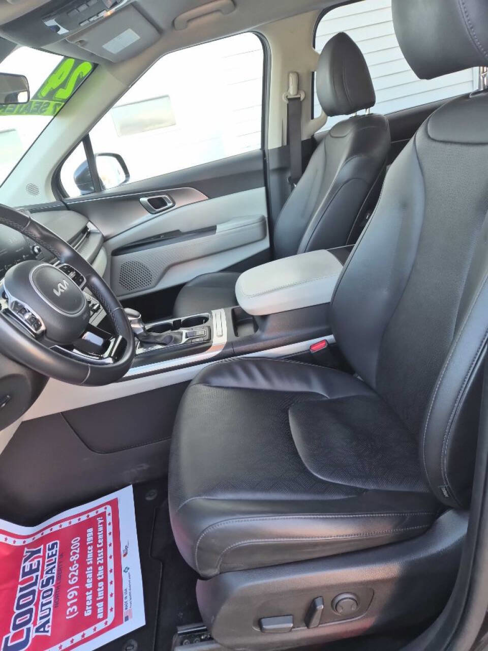 Used 2024 Kia Carnival LX image 9