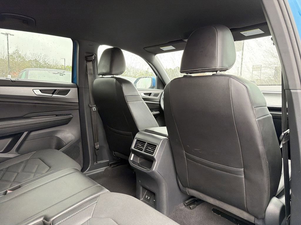 Used 2024 Volkswagen Atlas Cross Sport SE image 18
