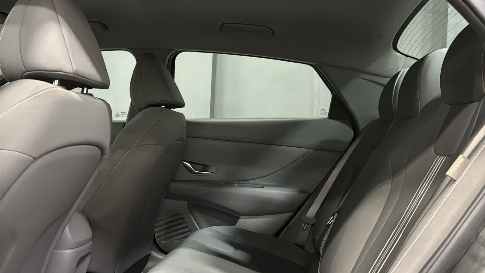 Used 2025 Hyundai Elantra Hybrid FWD image 21