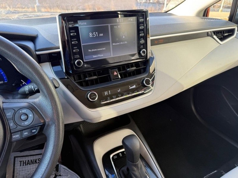 Used 2021 Toyota Corolla LE image 26