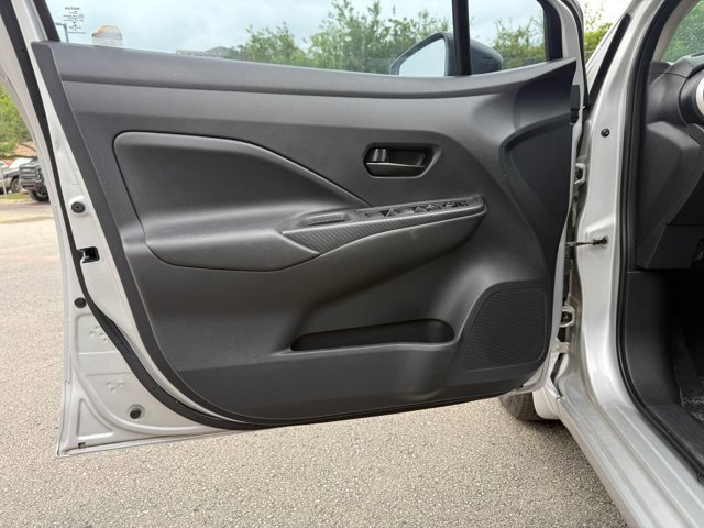 Used 2021 Nissan Versa S FWD image 13