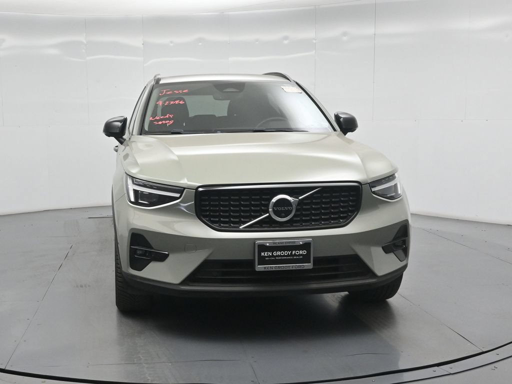 Used 2023 Volvo XC40 B5 Ultimate AWD/4WD image 19