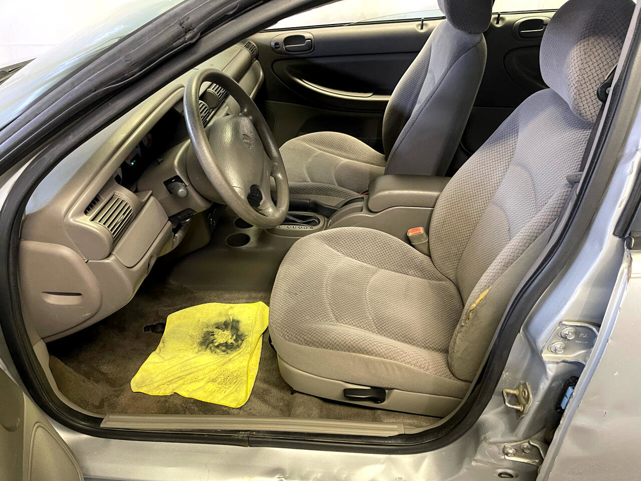 Used 2004 Dodge Stratus SE image 22