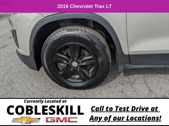 Used 2016 Chevrolet Trax LT w/ LT Convenience Package AWD/4WD image 32