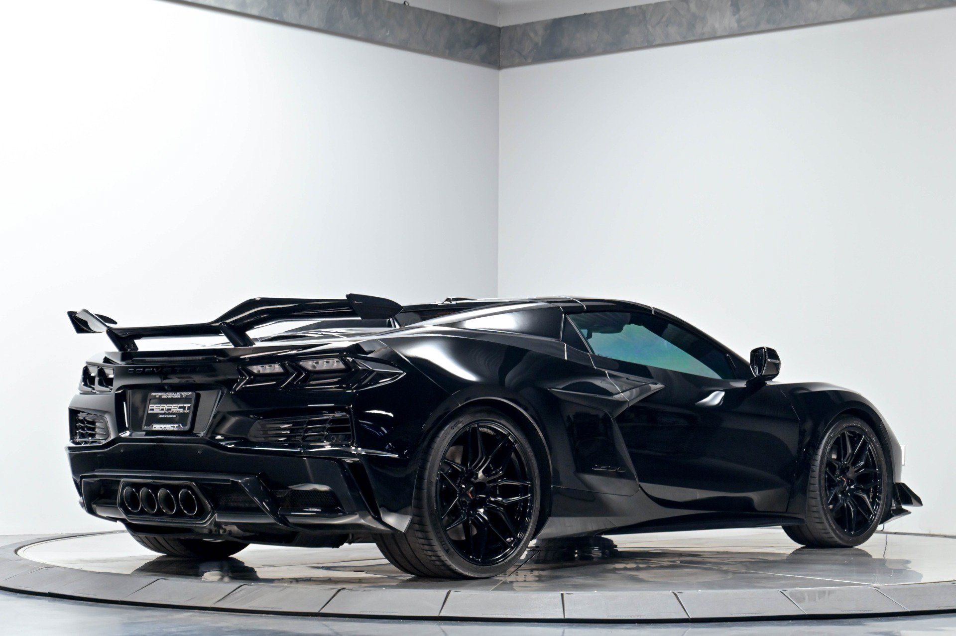 Used 2025 Chevrolet Corvette Z06 RWD image 22
