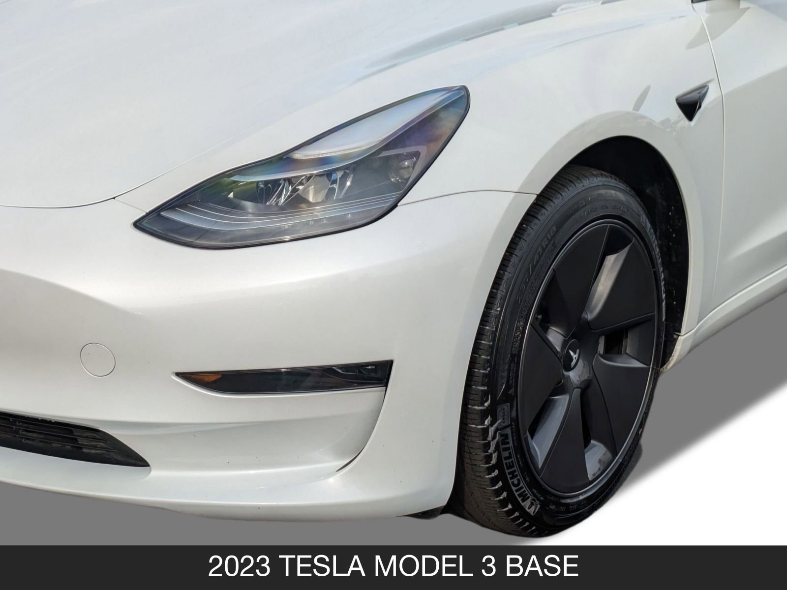 Used 2023 Tesla Model 3 Standard Range image 10