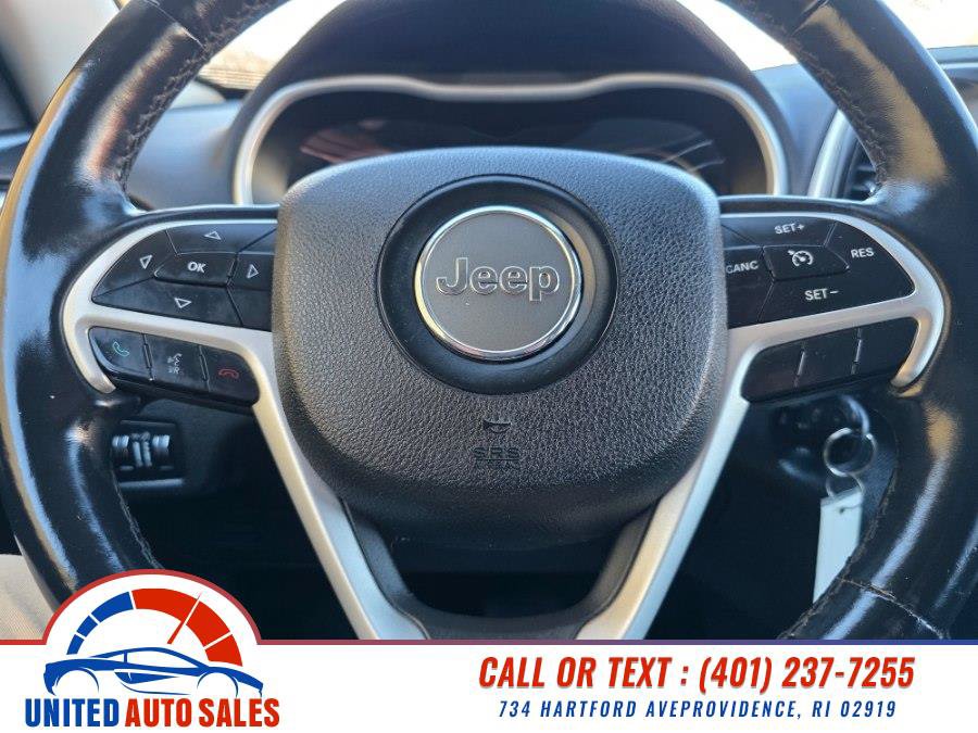 Used 2014 Jeep Cherokee Latitude w/ Cold Weather Group AWD/4WD image 17