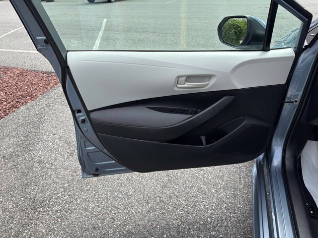 Used 2023 Toyota Corolla LE FWD image 11