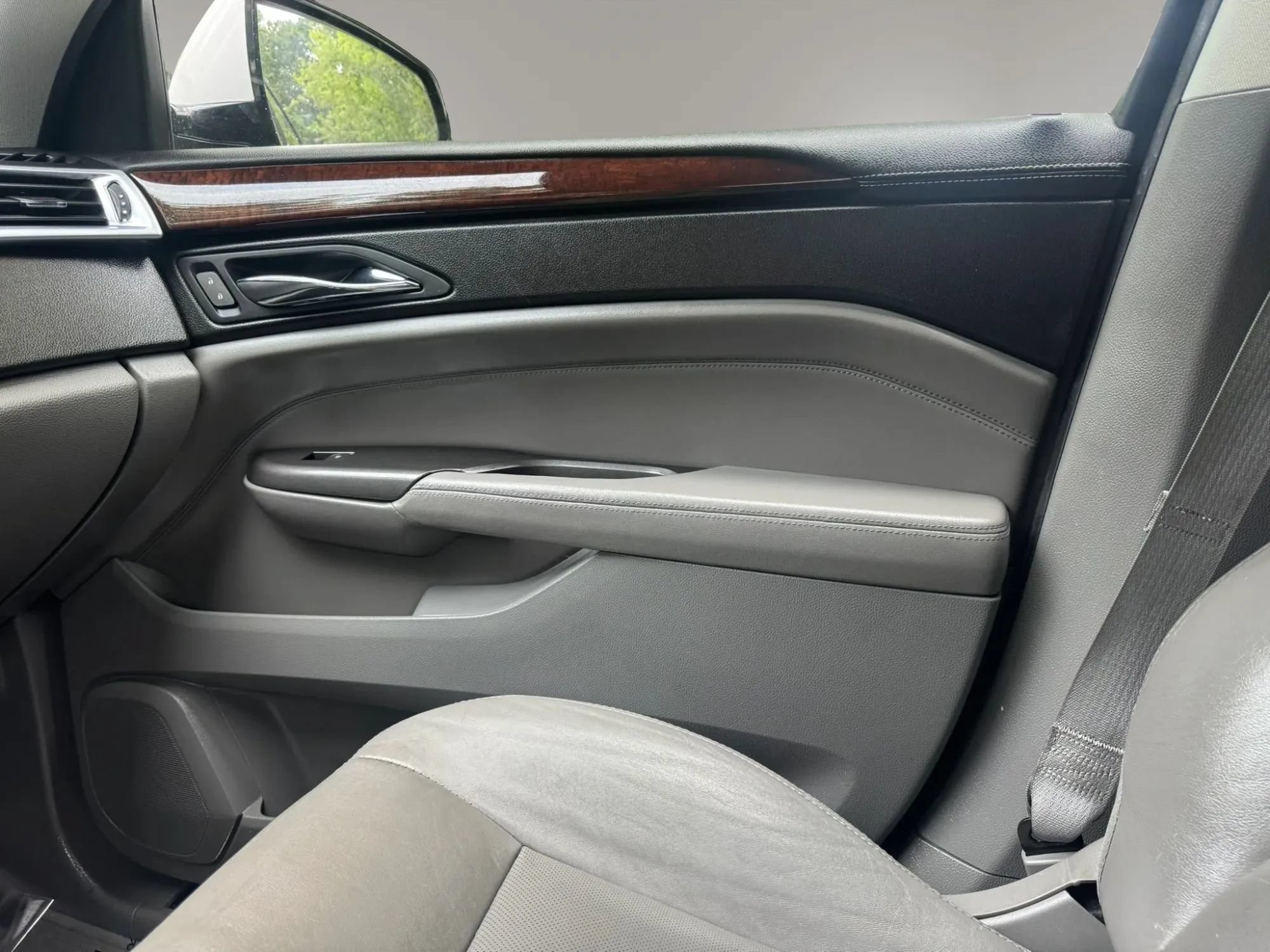 Used 2012 Cadillac SRX Premium FWD image 11