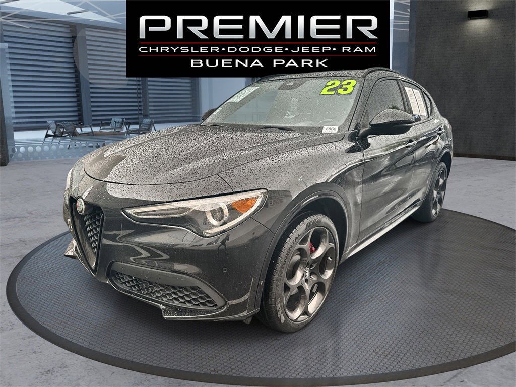 Used 2023 Alfa Romeo Stelvio Veloce video 1