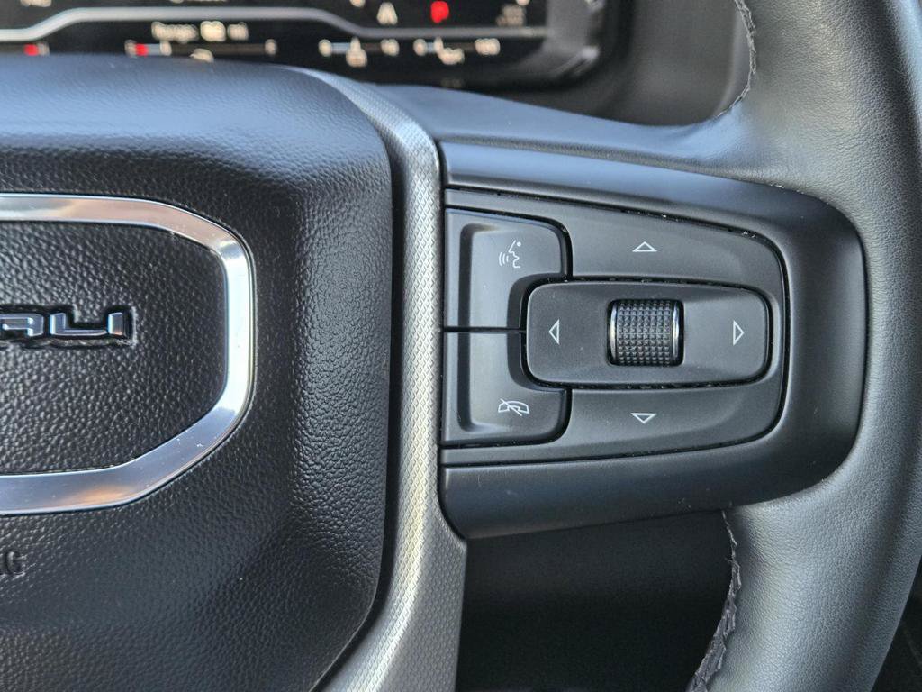 Used 2023 GMC Yukon Denali RWD image 25