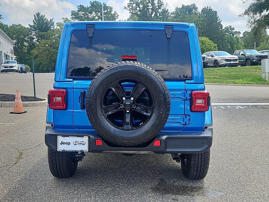 Used 2022 Jeep Wrangler Unlimited Sahara AWD/4WD image 6