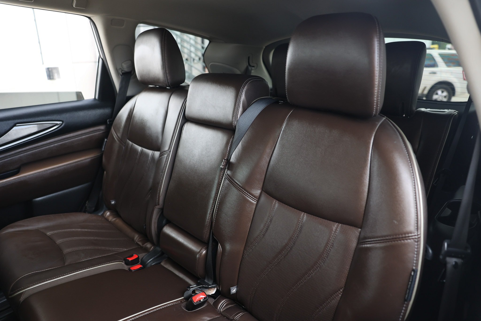 Used 2019 INFINITI QX60 Luxe w/ Essential Package FWD image 12