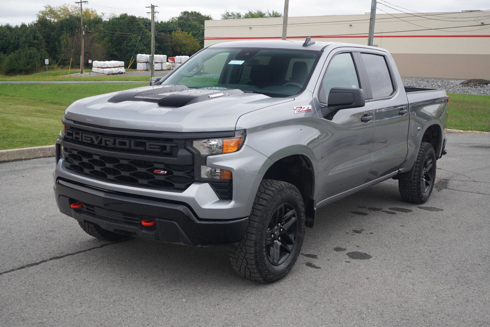 New 2026 Chevrolet Silverado 1500 Custom Trail Boss w/ LPO, Dark Essentials Package AWD/4WD image 8