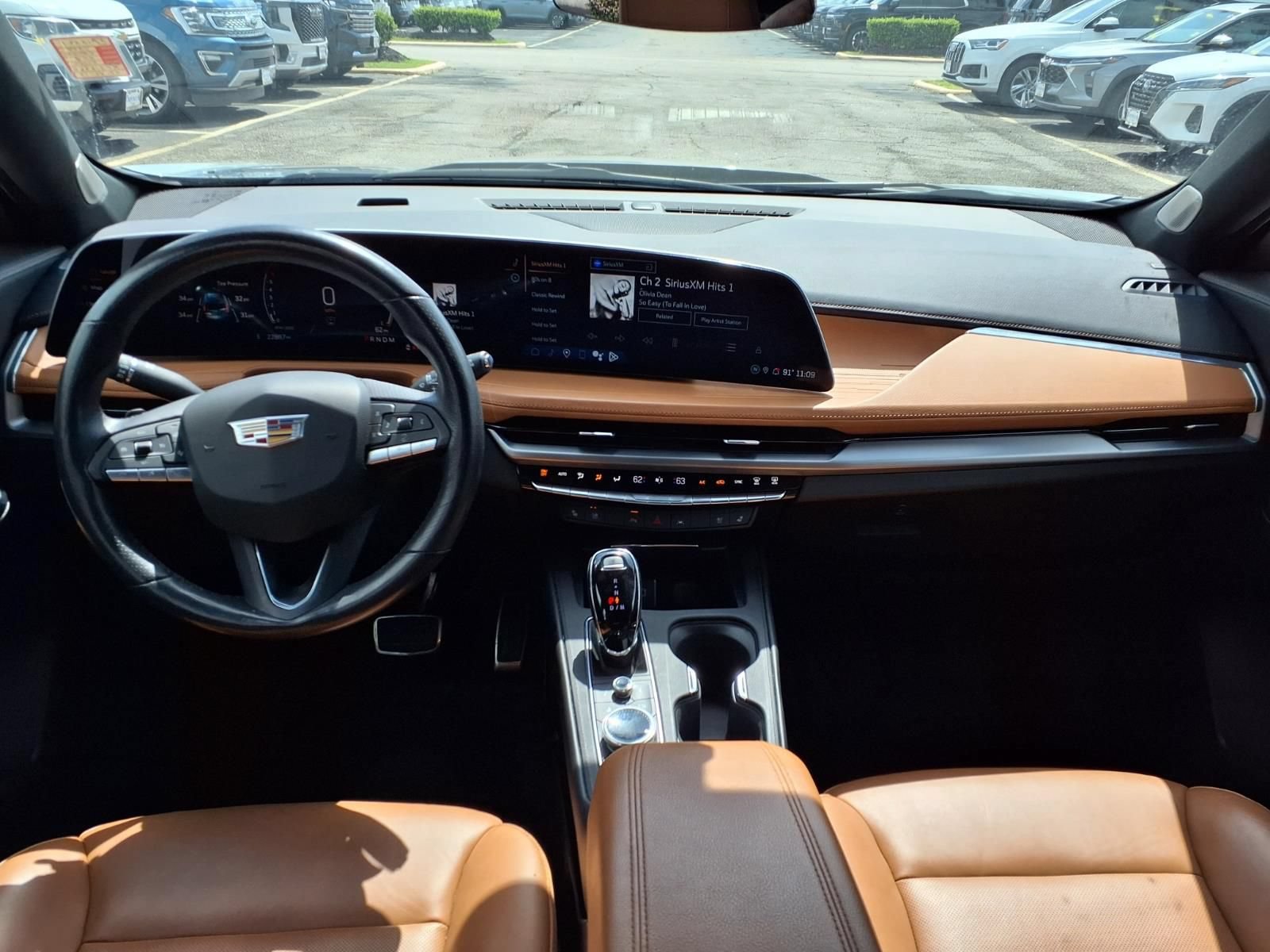 Used 2024 Cadillac XT4 Sport FWD image 3