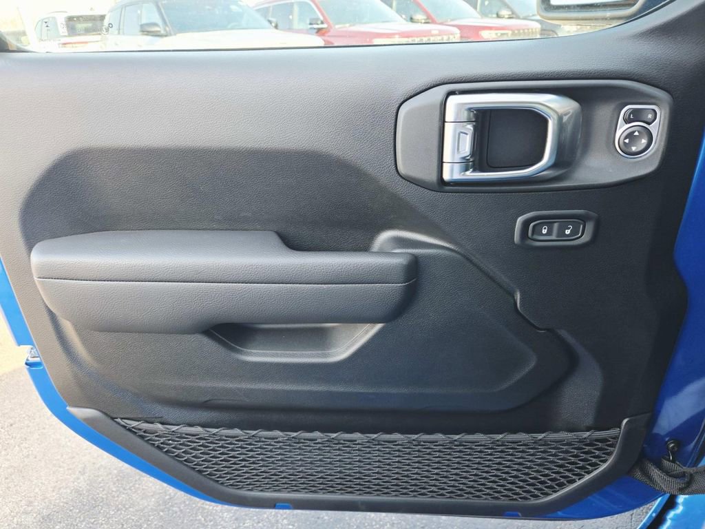 Certified 2025 Jeep Wrangler Sport S image 29