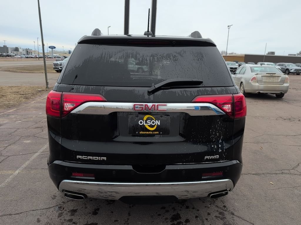 Used 2018 GMC Acadia Denali image 4