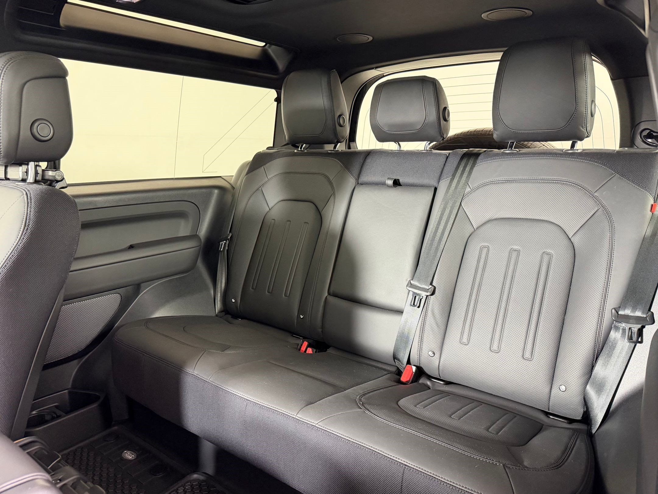 Used 2023 Land Rover Defender 90 X AWD/4WD image 29