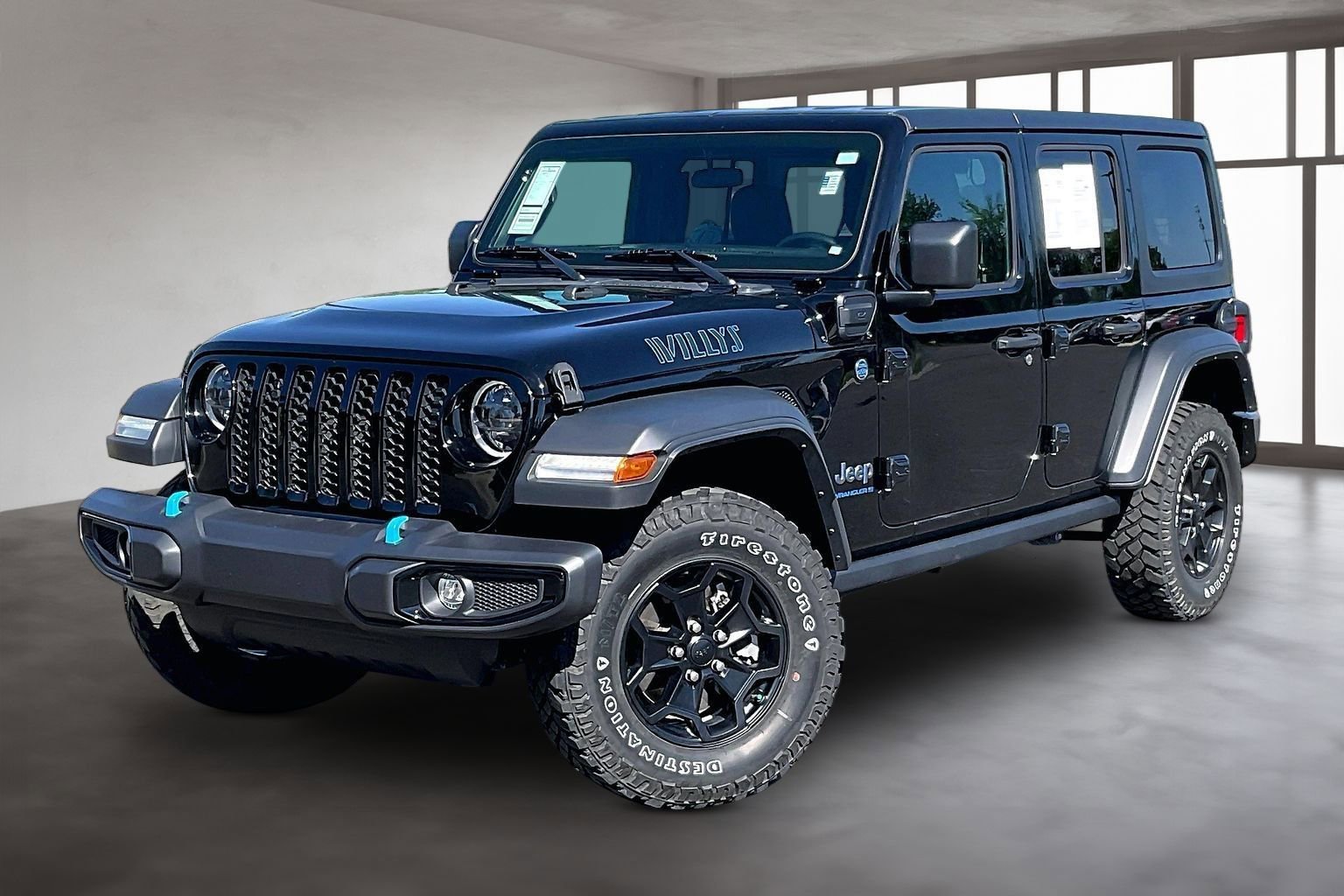 Used 2023 Jeep Wrangler Unlimited w/ Cold Weather Group AWD/4WD video 3