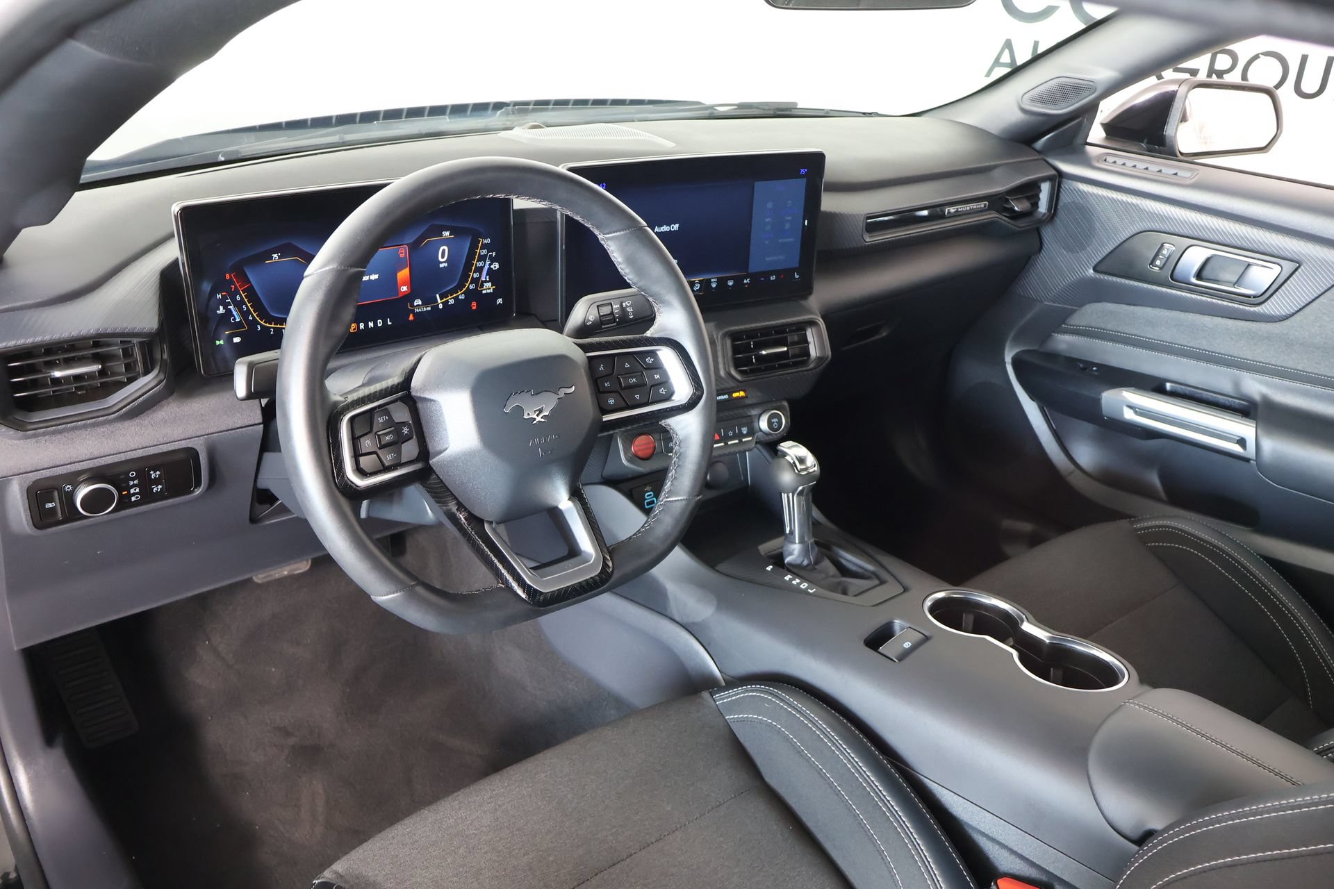 Used 2025 Ford Mustang Coupe RWD image 2