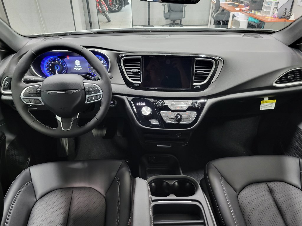 New 2027 Chrysler Pacifica LX FWD image 19