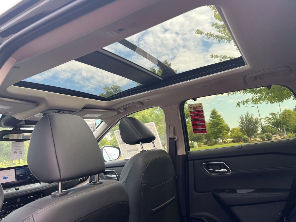 New 2026 Nissan Rogue Platinum image 30