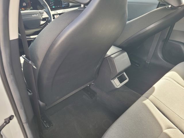 Used 2025 Kia K4 LXS image 12