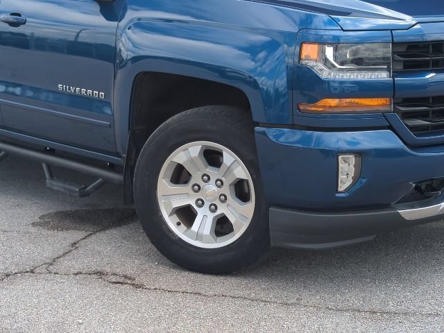 Used 2018 Chevrolet Silverado 1500 LT w/ All Star Edition AWD/4WD image 2