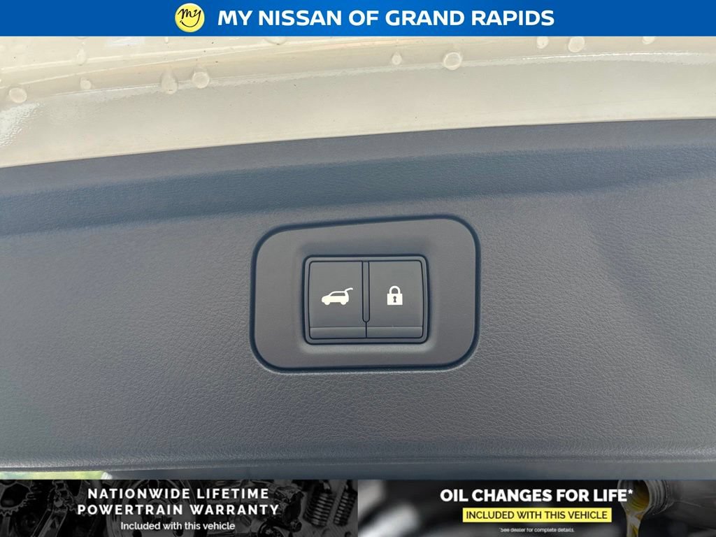 New 2026 Nissan Armada SL w/ Captain's Chari Seat Package AWD/4WD image 19