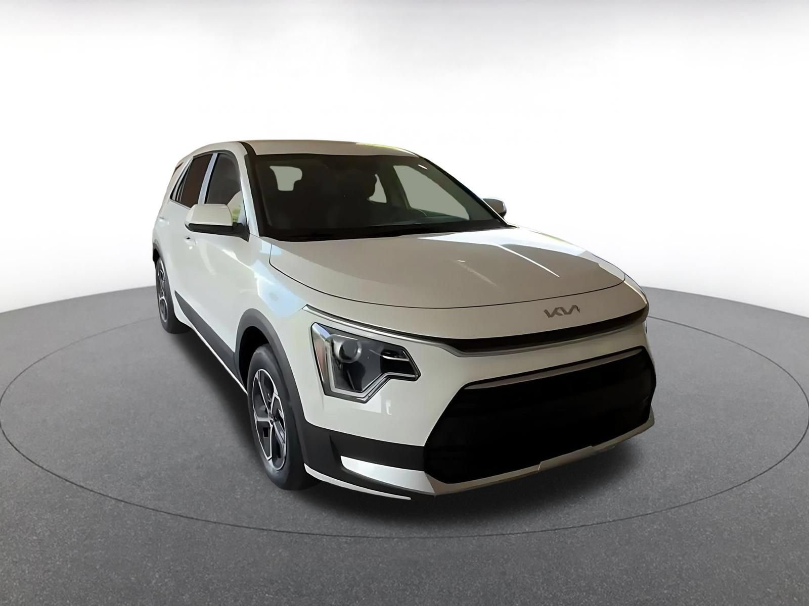 Used 2026 Kia Niro LX FWD image 3