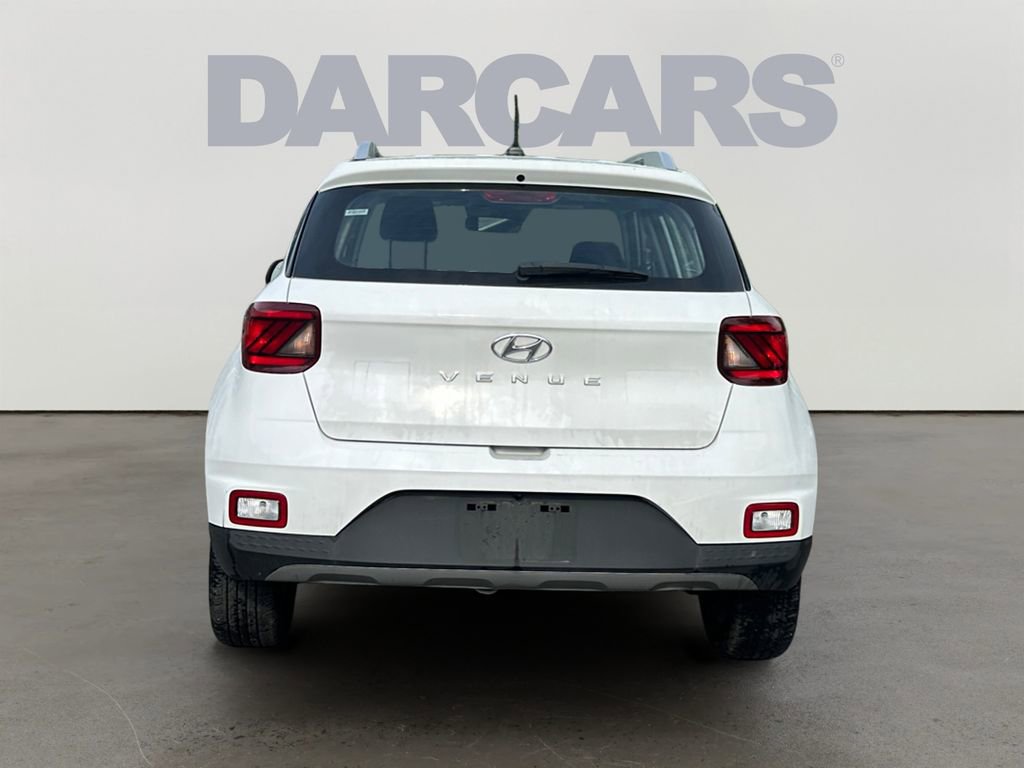 Used 2025 Hyundai Venue SEL FWD image 6