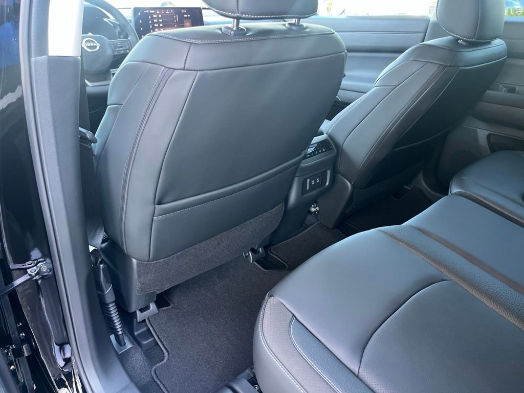 New 2026 Nissan Pathfinder SL FWD image 32
