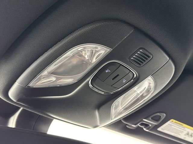 Used 2025 Jeep Compass Limited image 17