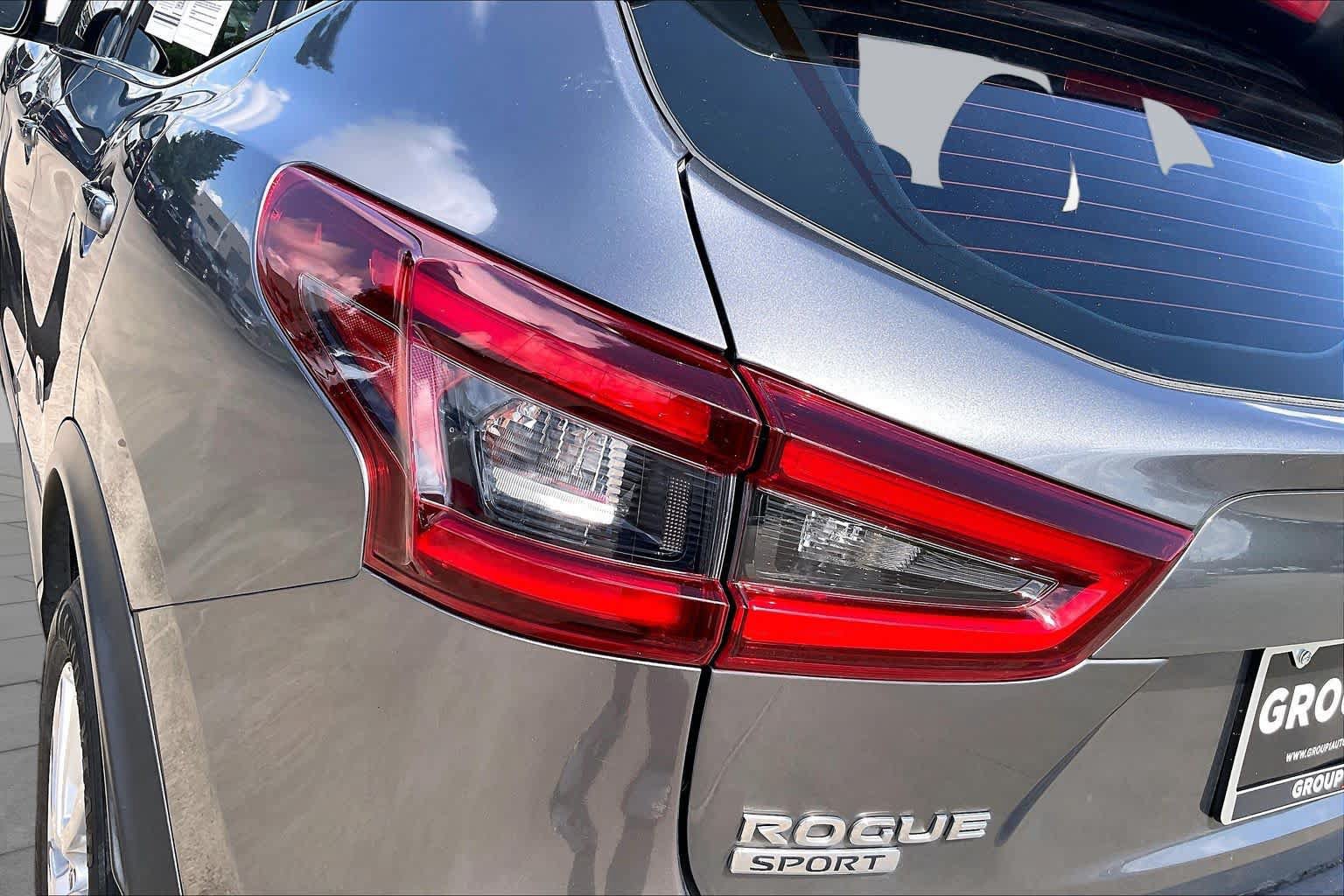 Used 2020 Nissan Rogue Sport SV FWD image 27