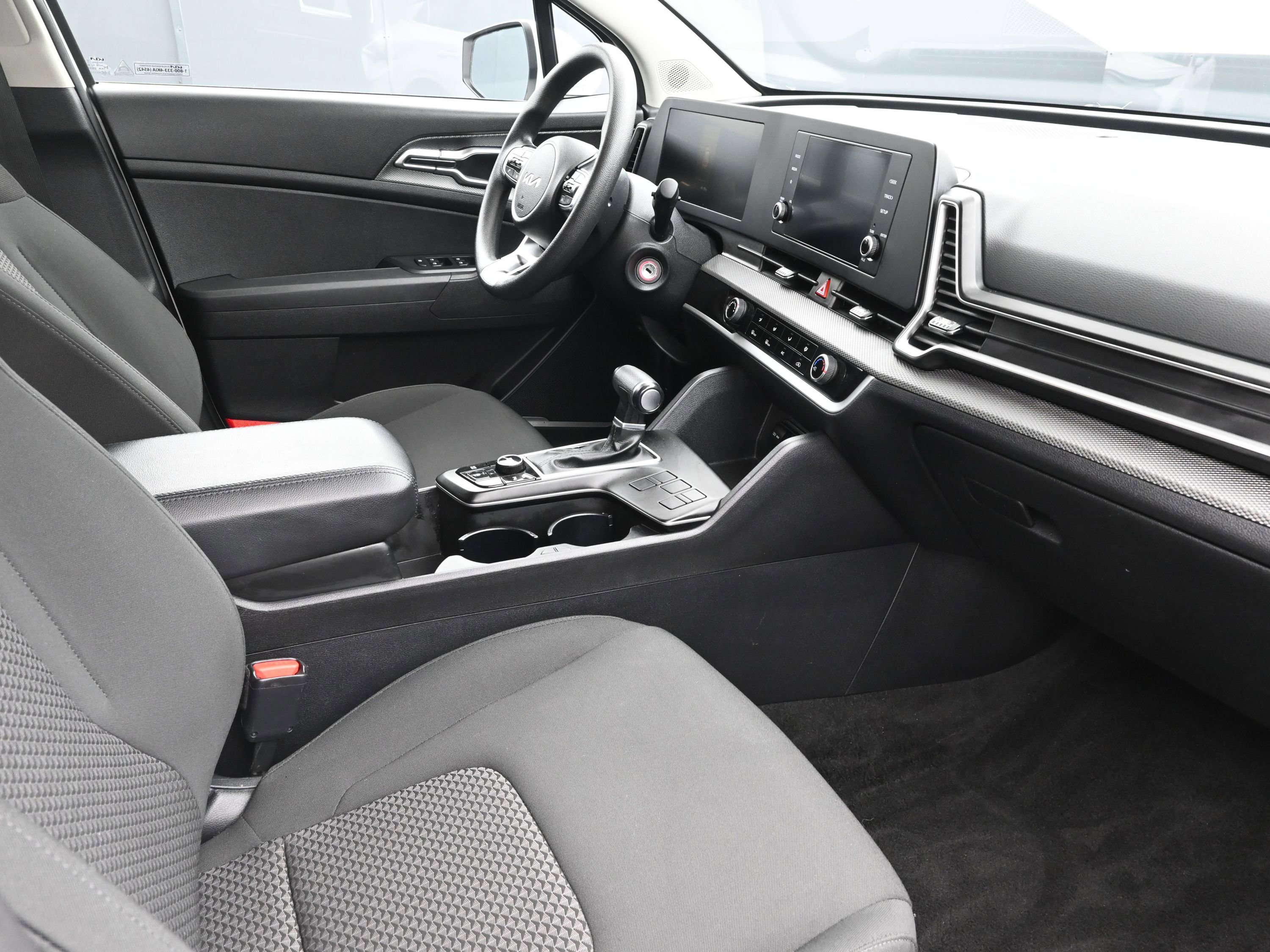 Used 2024 Kia Sportage LX image 26