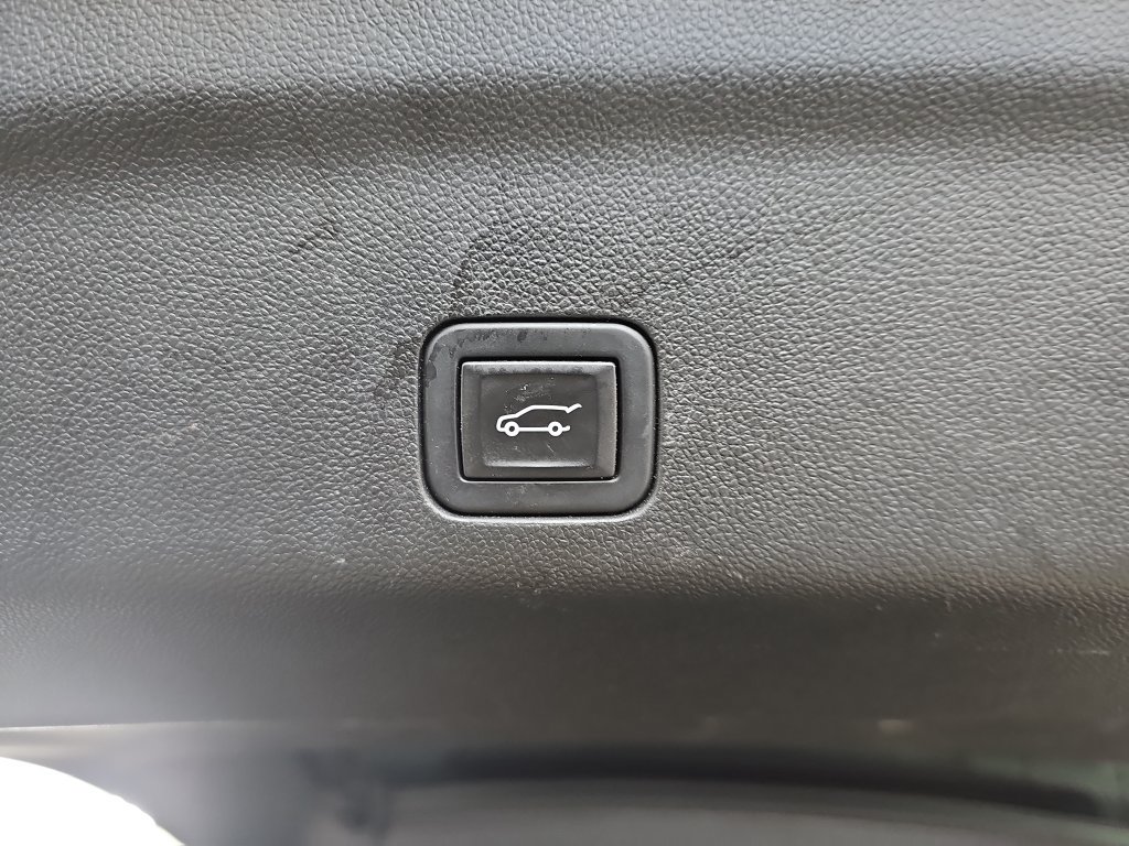 Certified 2023 GMC Yukon XL Denali Ultimate w/ LPO, Floor Liner Package AWD/4WD image 18