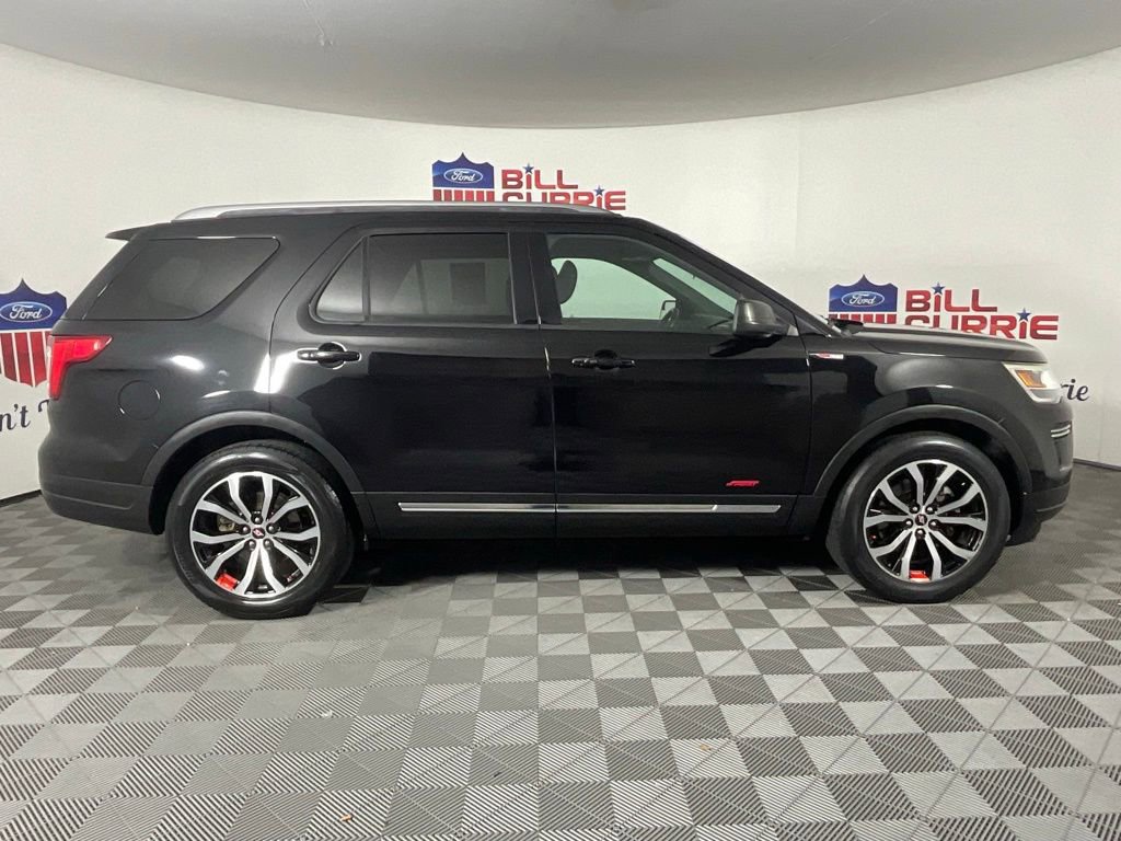 Certified 2019 Ford Explorer XLT image 2