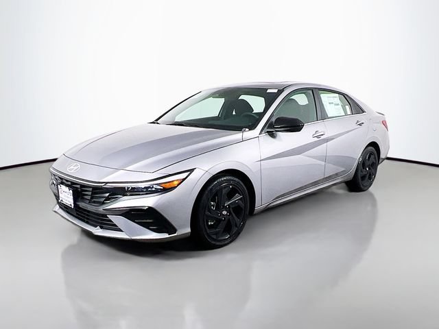 Used 2026 Hyundai Elantra SEL Sport Premium FWD image 2
