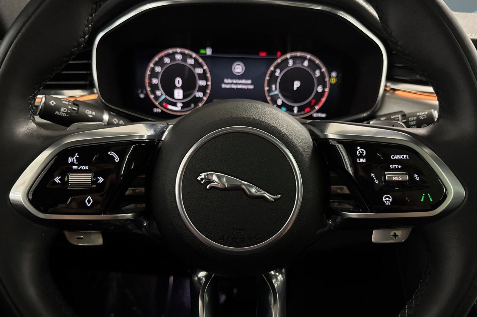 Used 2024 Jaguar F-PACE R-Dynamic S image 17