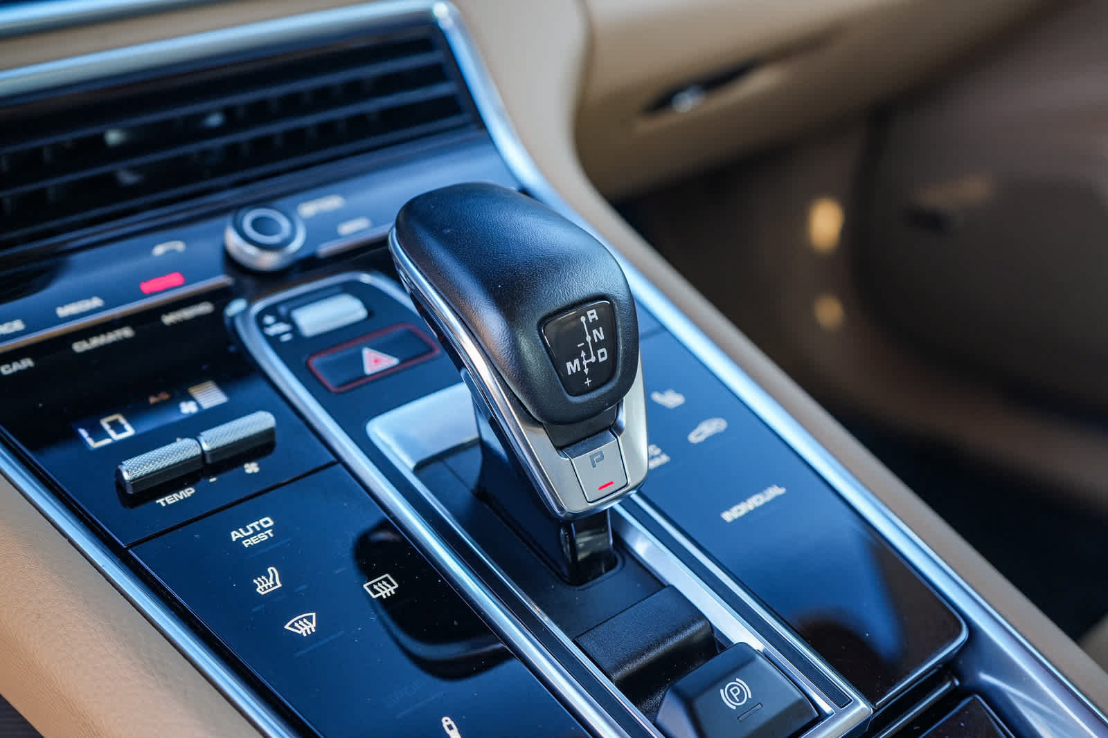 Used 2019 Porsche Panamera 4 AWD/4WD image 23