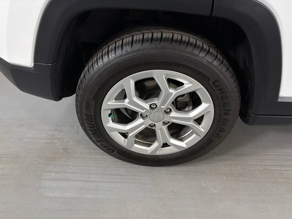 Used 2024 Jeep Compass Latitude AWD/4WD image 11
